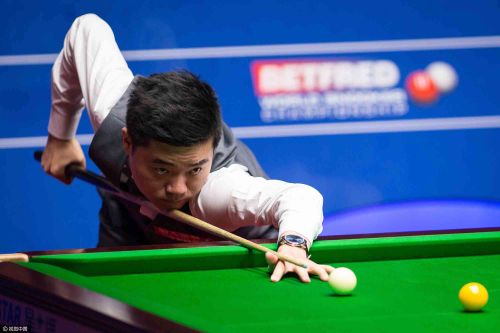 在禁区前沿 在禁区前沿